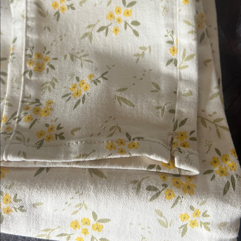 Judy Blue Women's Yellow Floral Cream Jeans - Picture 5 of 8